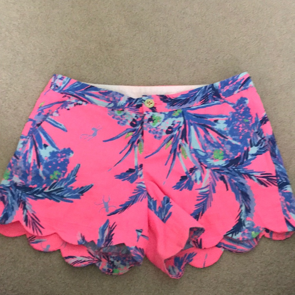 Pink Lilly Pulitzer Buttercup Scallop hem shorts